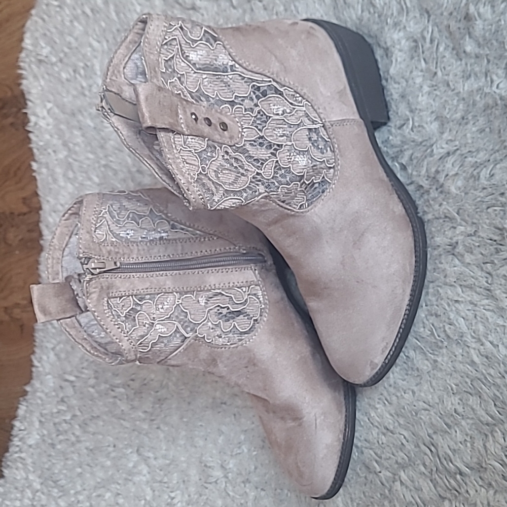 Western Lace booties
